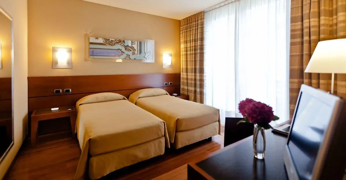 ****  Hotel Rossini Al Teatro Imperia Olaszország