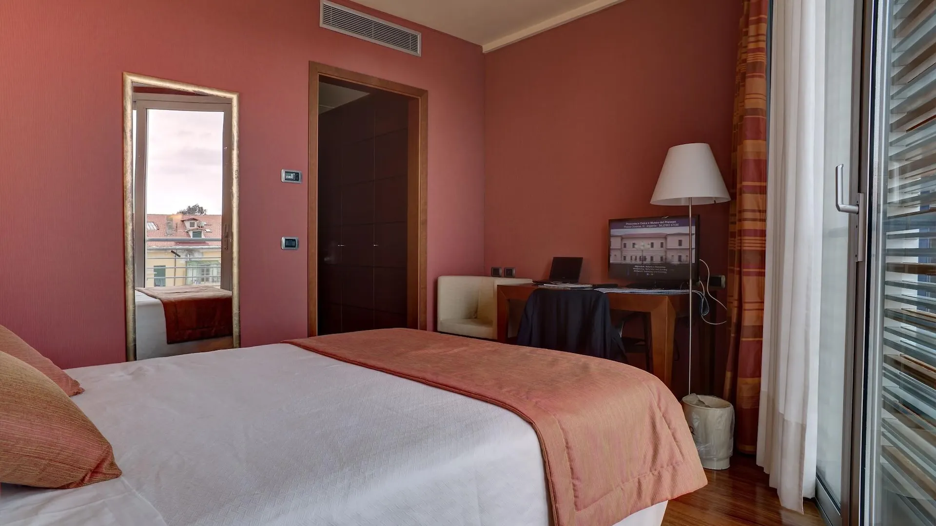 Hotel Rossini Al Teatro Imperia