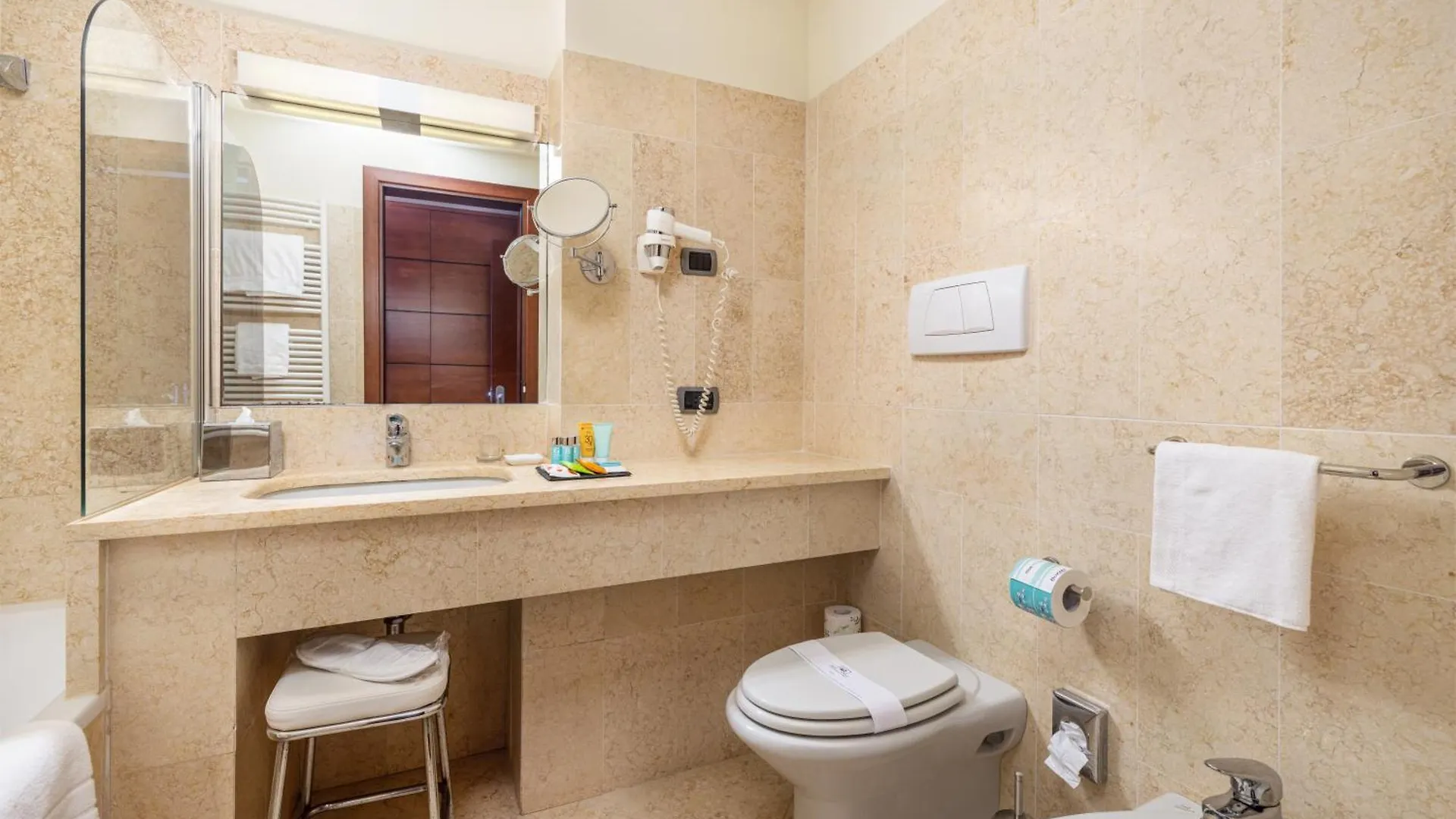 B&B Hotel Imperia Rossini Al Teatro