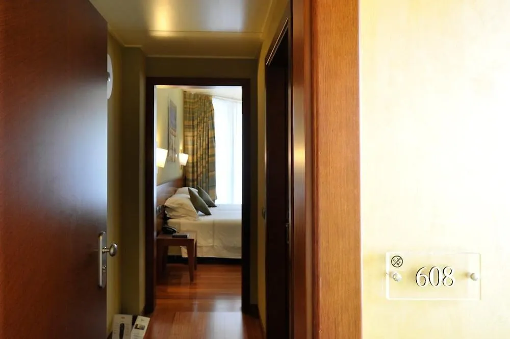 Hotel Rossini Al Teatro Imperia 4*,