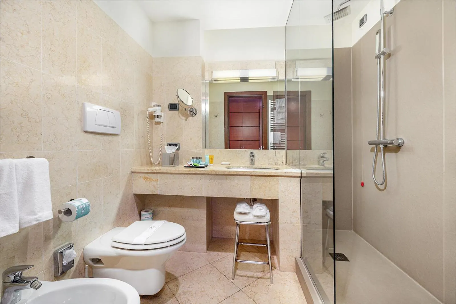 Hotel Rossini Al Teatro Imperia 4*,