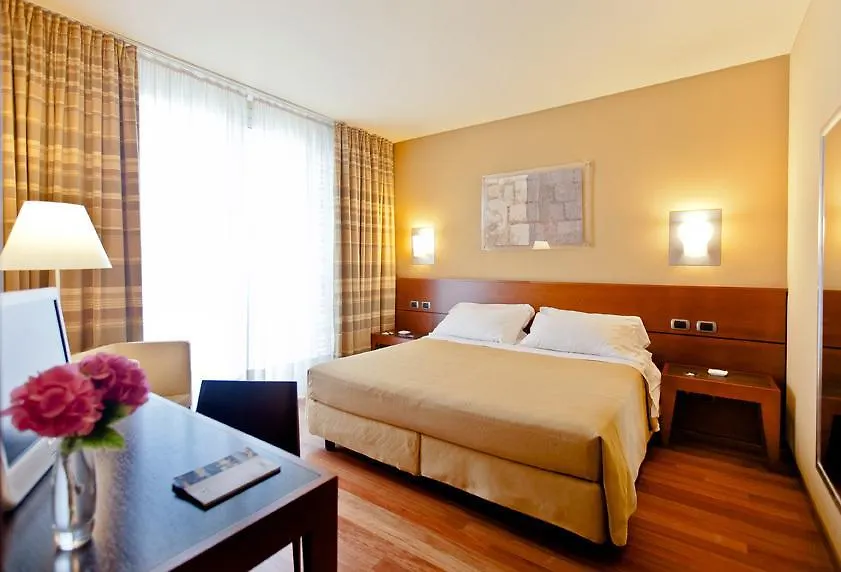 Hotel Rossini Al Teatro Imperia