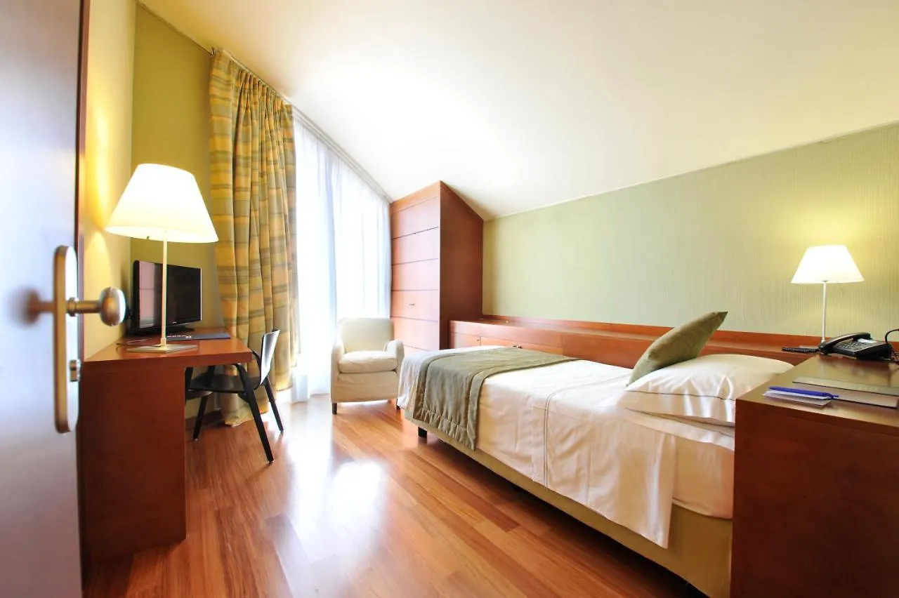 Hotel Rossini Al Teatro Imperia