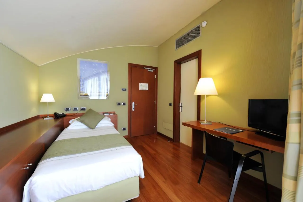 Hotel Rossini Al Teatro Imperia