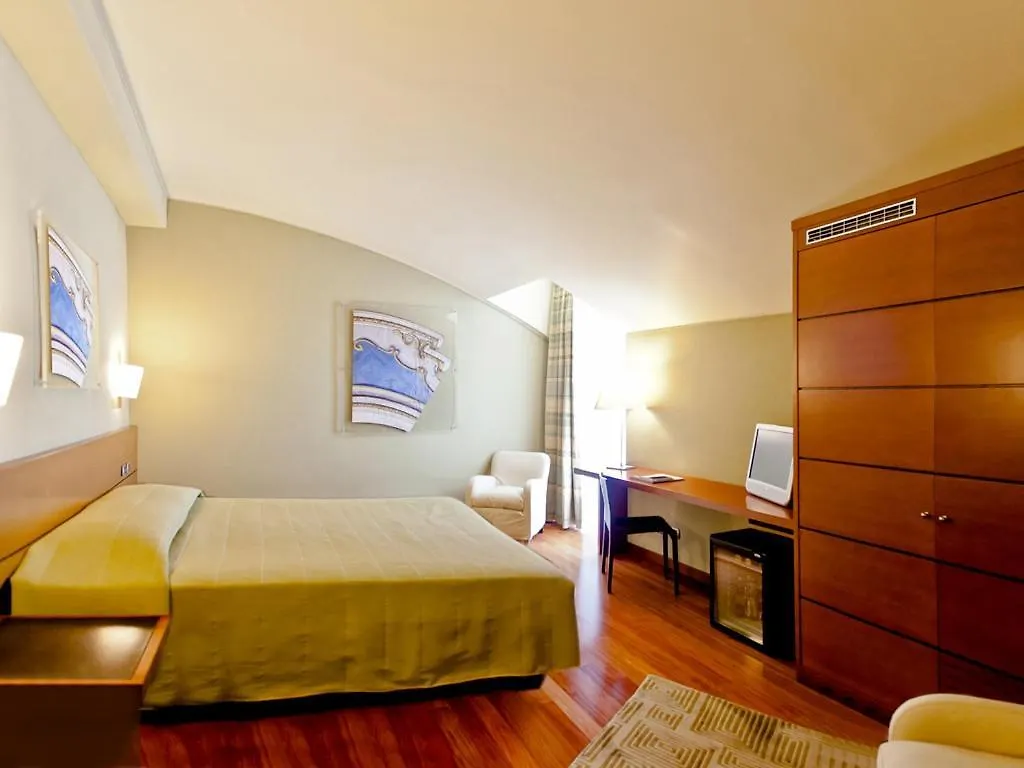 B&B Hotel Imperia Rossini Al Teatro 4*,