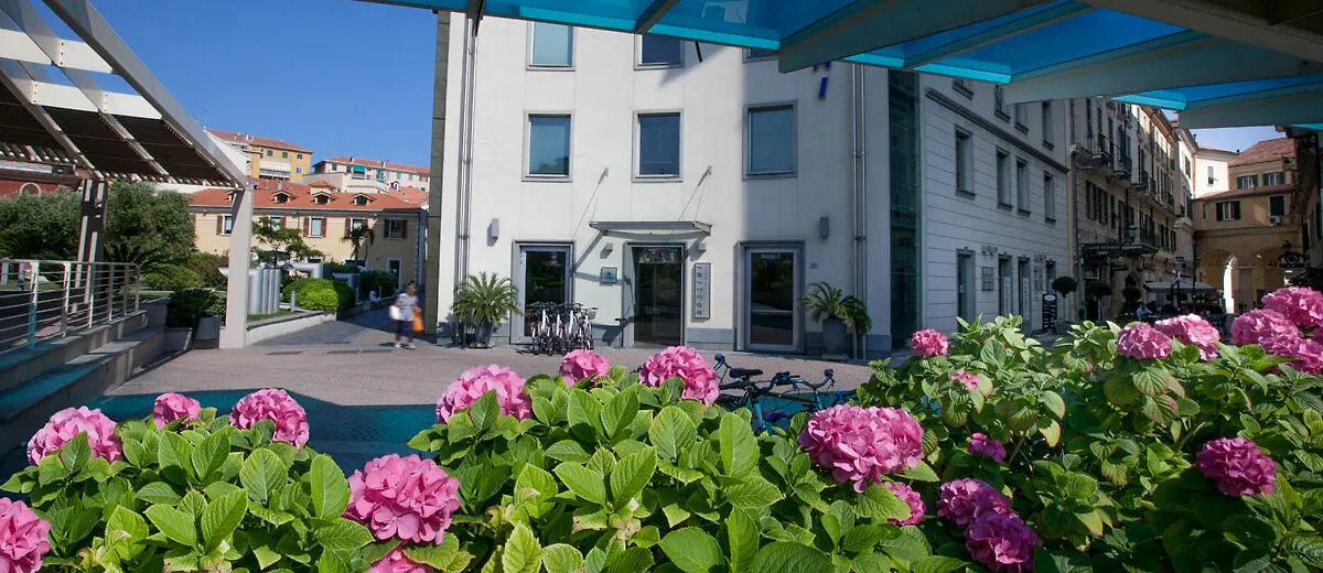 Hotel Rossini Al Teatro Imperia